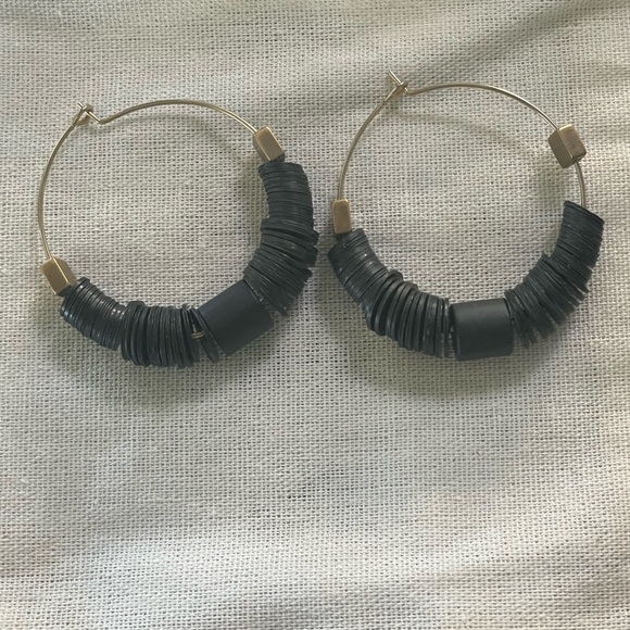 Black Cluster Beaded Gold Hoop Earrings | Spacer black beaded earrings - Picture 2 of 3